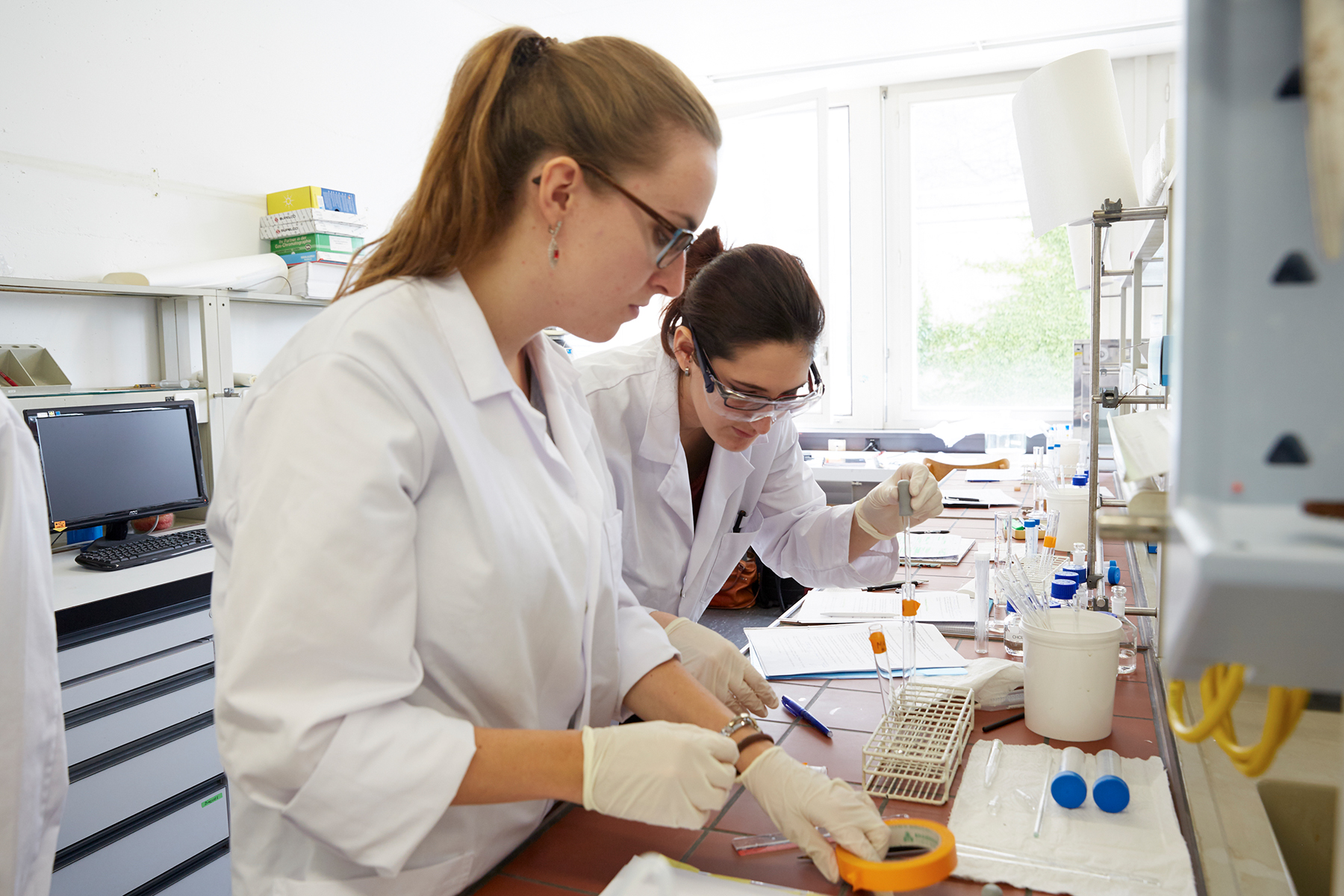 Als einzige Hochschule in der Schweiz bietet die Universität Bern eine bifakultäre Kombination von naturwissenschaftlicher und patientenorientierter Ausbildung an. Die Stiftungsprofessur Klinische Pharmazie wird auch zur Attraktivität des Studiums beitragen.