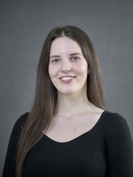  Stella Szabó