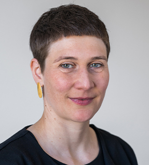 Dr. Eva Locher