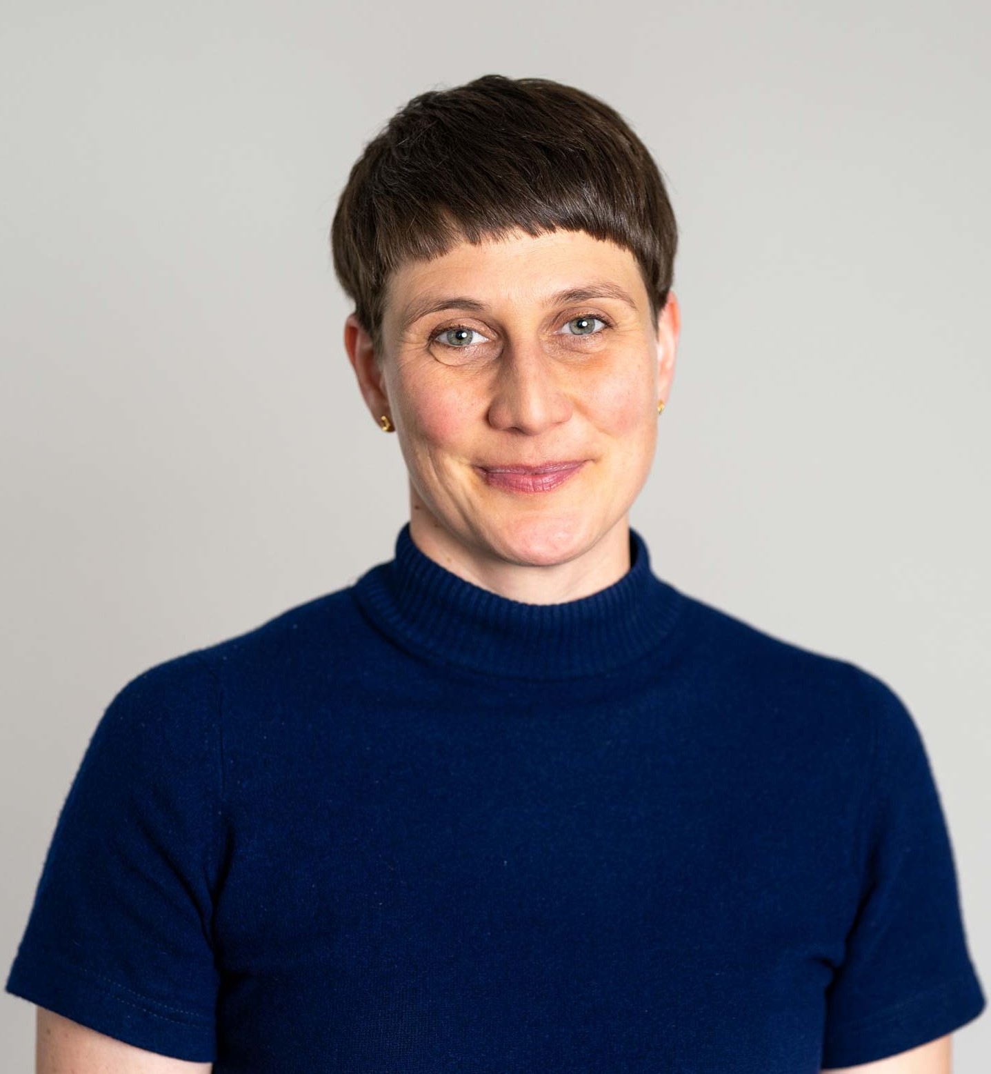 Dr. Eva Locher