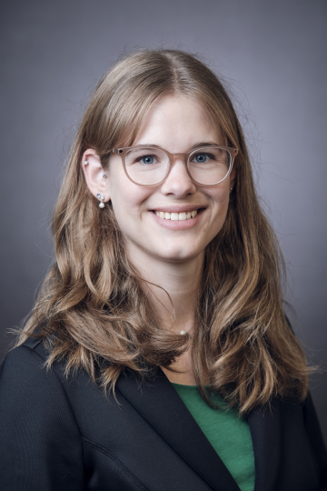 Dr. Alina Zumbrunn