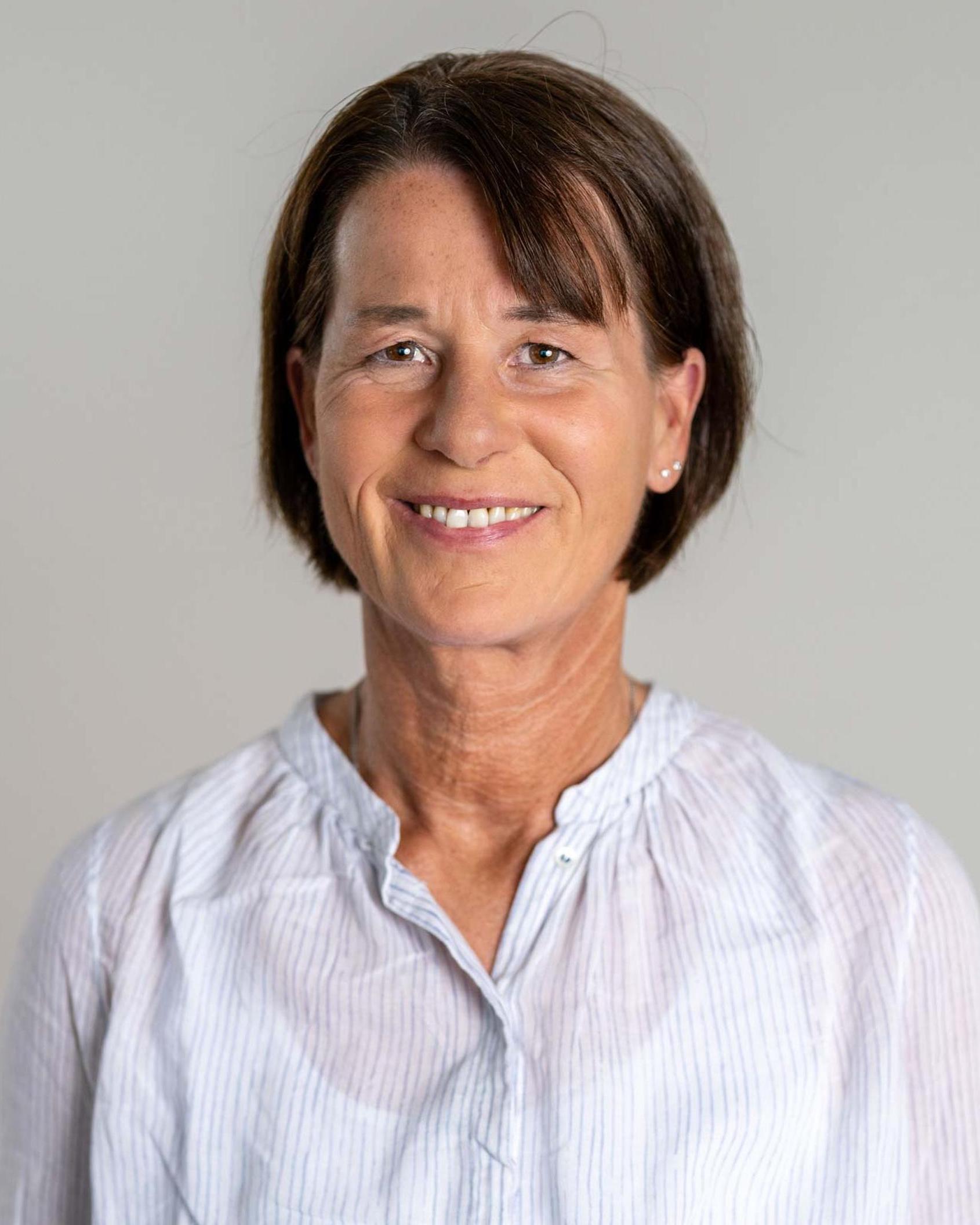  Elke Guth