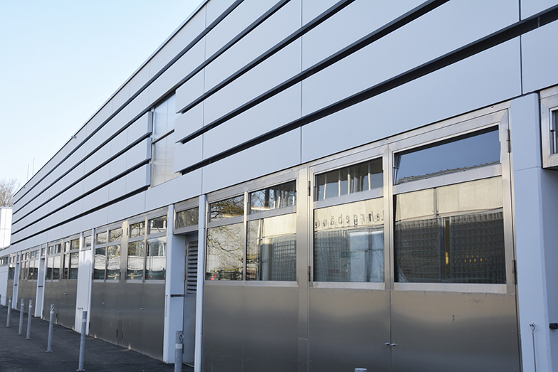 Tierspital/Gebäude/Aussenansicht/Pferdeklinik/Stallboxen/Fenster