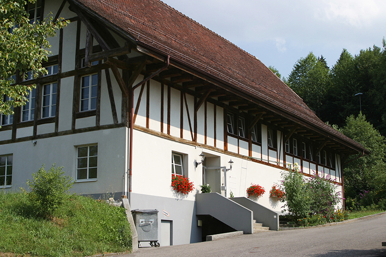 Ethnologische Station Oberhasli/seitliche Aussenansicht/Hauptgebäude/Sommer