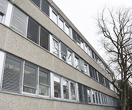 Mensa Gesellschaftsstrasse/Aussenansicht/Fensterfront