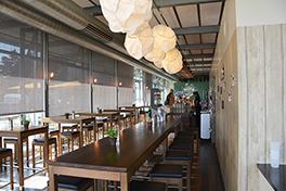 Mensa/Grosse Schanze/Innenansicht/Bartische