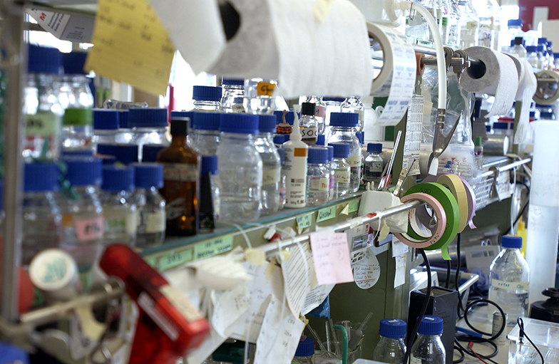 Forschung/Labor/Gläser/Pipetten/Werkzeuge