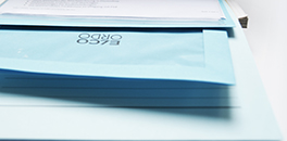 Arbeitsplatz/blaue Mäppchen/Lauftasche