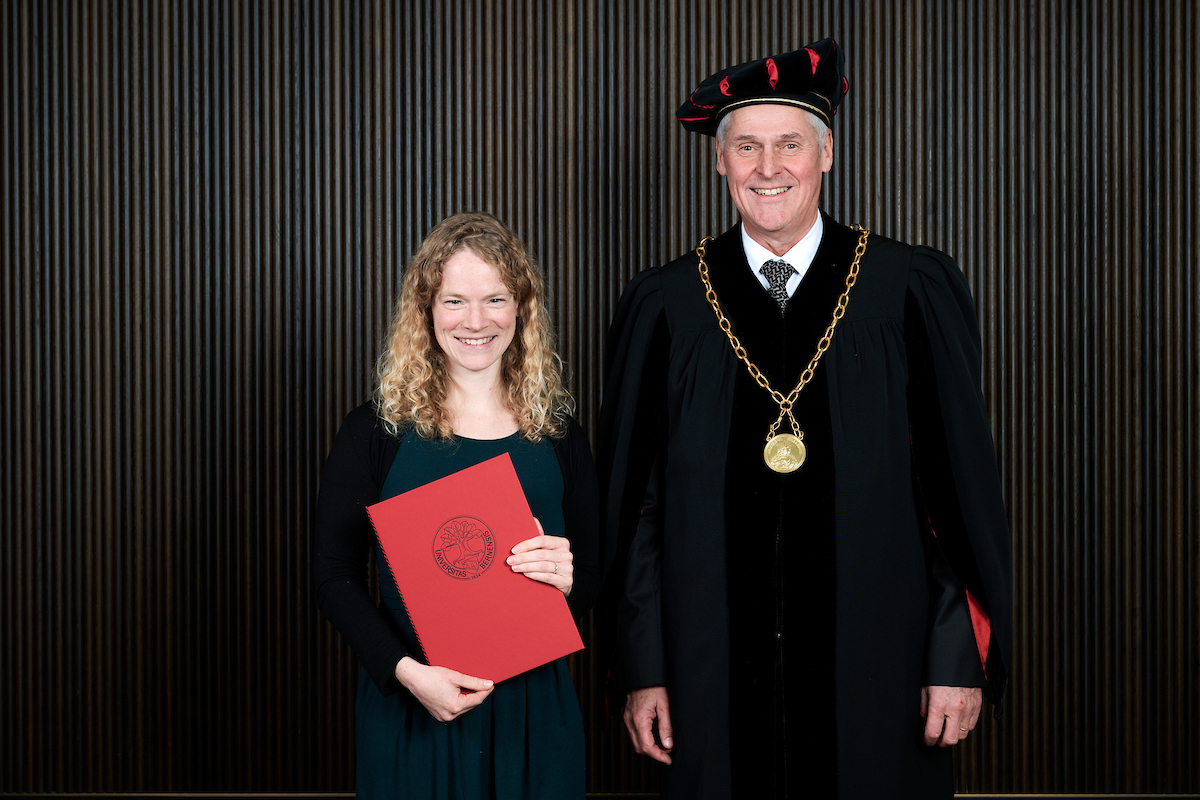 Alma Brodersen, Preisträgerin Theodor-Kocher-Preis und Christian Leumann, Rektor Universität Bern