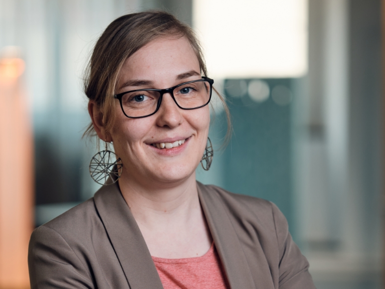 Früher räumte sie Archive auf – heute entwickelt sie Chatbots